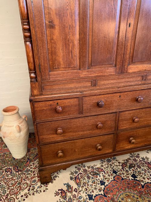 OAK LINEN PRESS LIVERY CUPBOARD - ADDITIONAL PHOTO 3