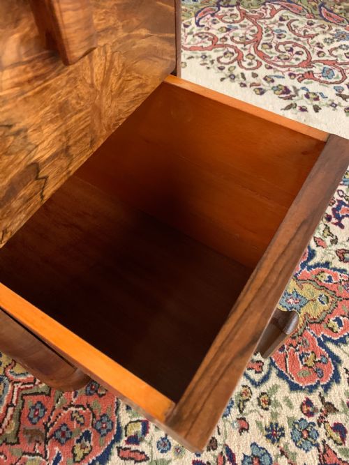 PAIR OF ART DECO BURR WALNUT BEDSIDES CABINET - ADDITIONAL PHOTO 4