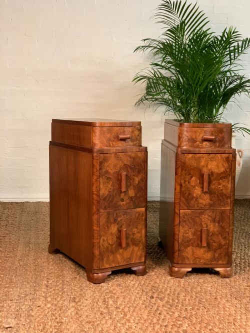 PAIR OF ART DECO BURR WALNUT BEDSIDES CABINET - ADDITIONAL PHOTO 3