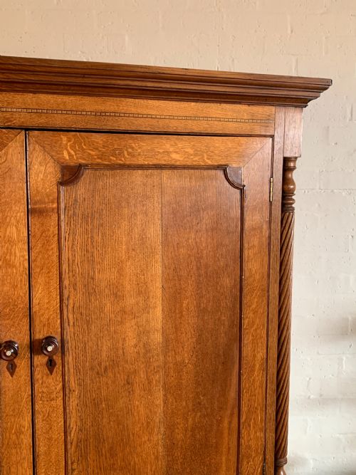 19TH CENTURY OAK HOUSEKEEPERS CUPBOARD - ADDITIONAL PHOTO 2