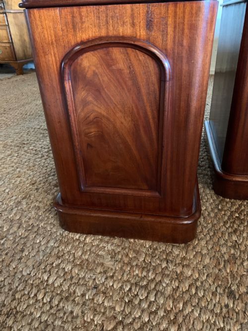 PAIR OF ANTIQUE VICTORIAN BEDSIDE CABINETS - ADDITIONAL PHOTO 4