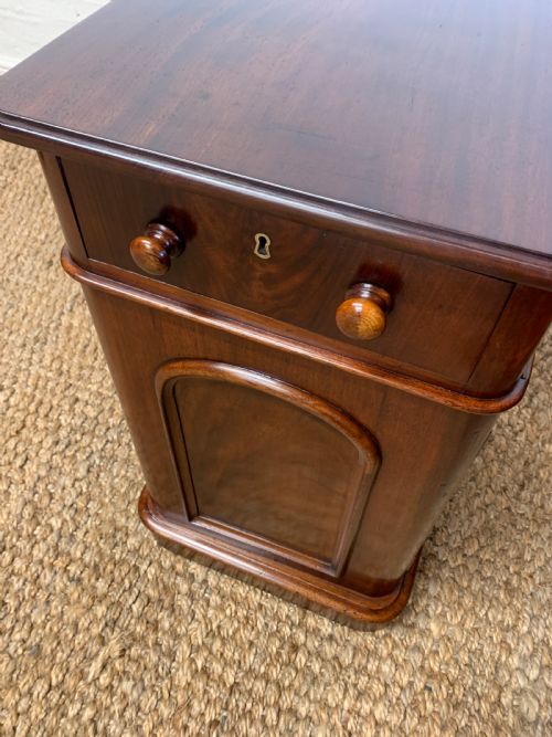 PAIR OF ANTIQUE VICTORIAN BEDSIDE CABINETS - ADDITIONAL PHOTO 9