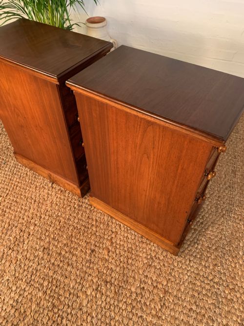 PAIR OF ANTIQUE VICTORIAN WALNUT BEDSIDE CHESTS - ADDITIONAL PHOTO 3