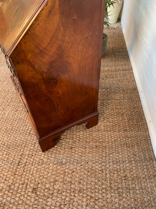 GEORGE II WALNUT BUREAU CIRCA 1740 - ADDITIONAL PHOTO 9
