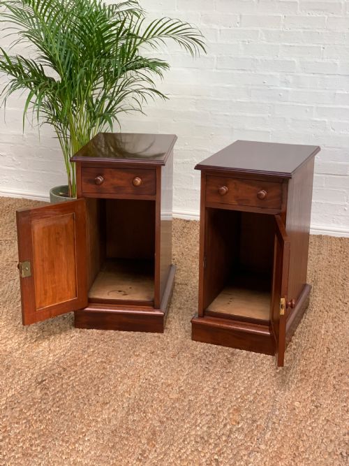 ANTIQUE MAHOGANY BEDSIDE NIGHTSTAND - ADDITIONAL PHOTO 7