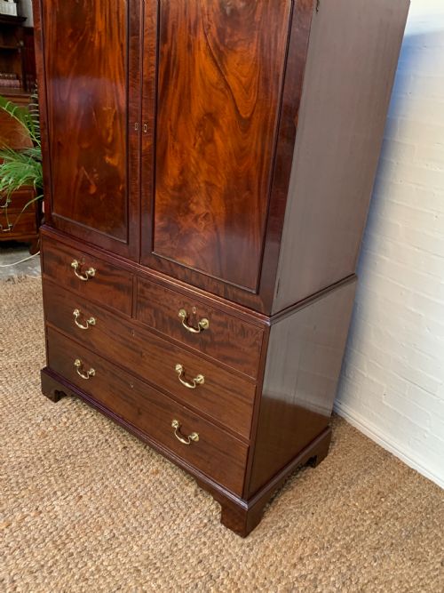 19TH CENTURY MAHOGANY LINEN PRESS - ADDITIONAL PHOTO 1
