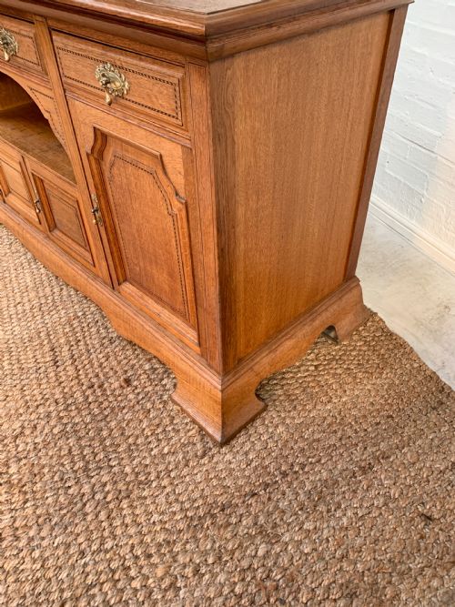 LARGE ANTIQUE 19TH OAK SIDEBOARD BUFFET - ADDITIONAL PHOTO 3