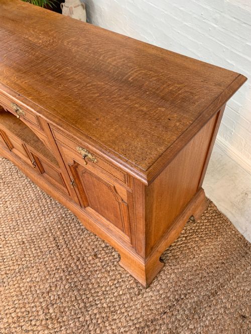 LARGE ANTIQUE 19TH OAK SIDEBOARD BUFFET - ADDITIONAL PHOTO 4