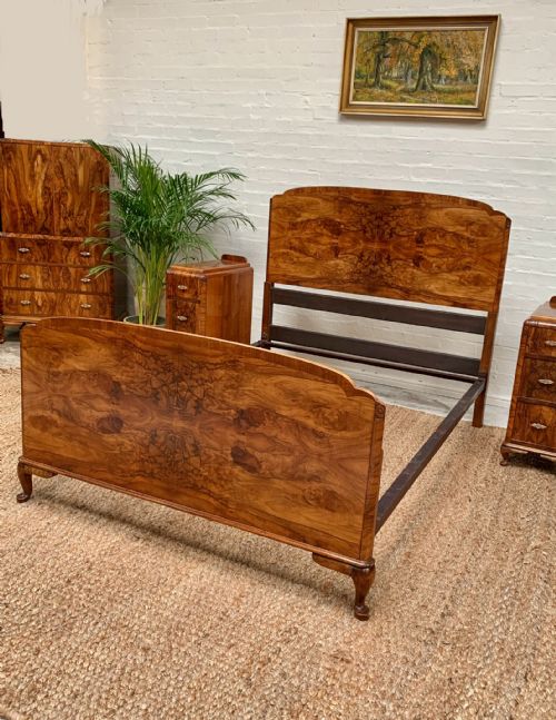 quality figured walnut double bed - CATEGORY: ANTIQUE BEDS - DATED 1930