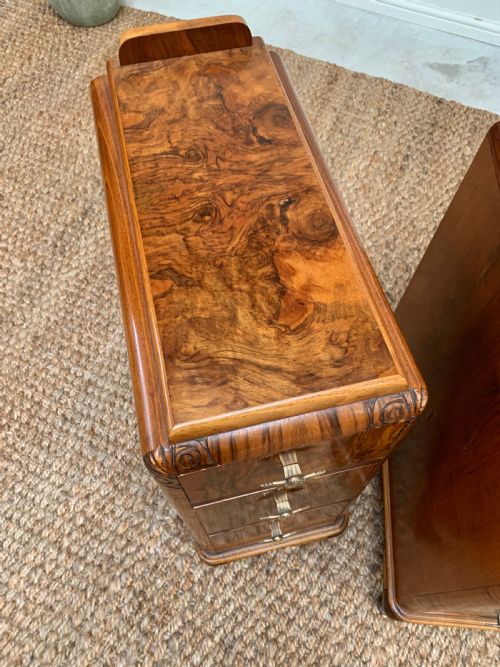 QUALITY FIGURED WALNUT BEDSIDE CABINETNIGHT STAND - ADDITIONAL PHOTO 27