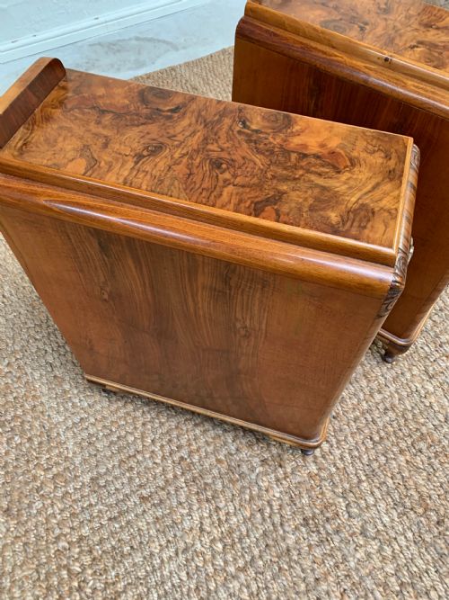 QUALITY FIGURED WALNUT BEDSIDE CABINETNIGHT STAND - ADDITIONAL PHOTO 28