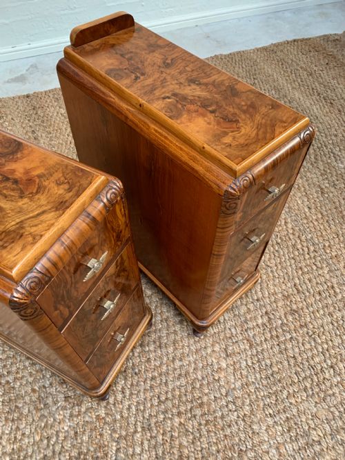 QUALITY FIGURED WALNUT BEDSIDE CABINETNIGHT STAND - ADDITIONAL PHOTO 29