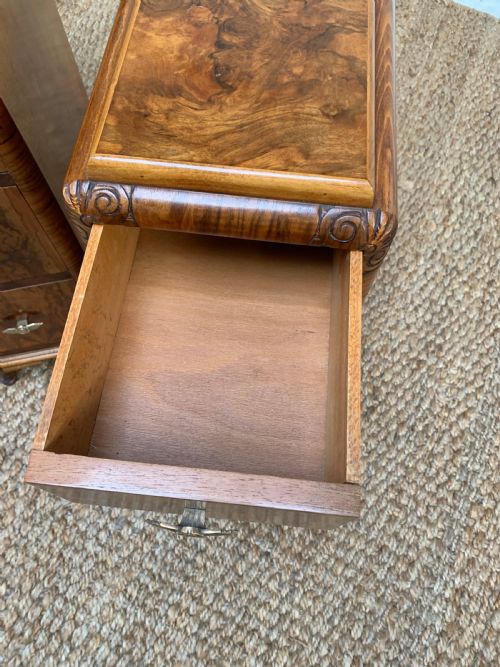 QUALITY FIGURED WALNUT BEDSIDE CABINETNIGHT STAND - ADDITIONAL PHOTO 30