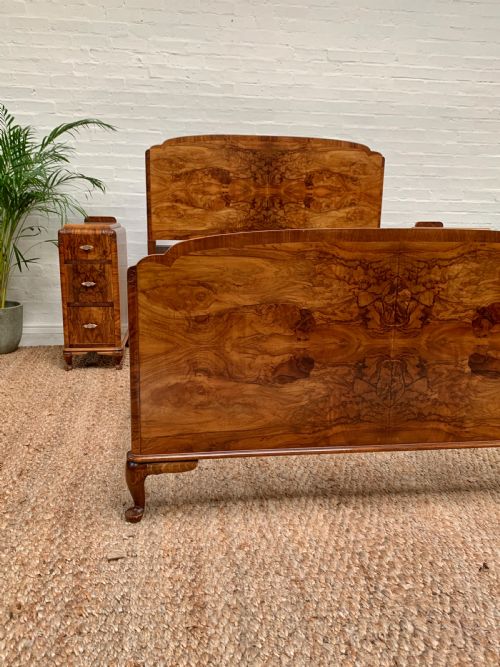 QUALITY FIGURED WALNUT DOUBLE BED - ADDITIONAL PHOTO 5