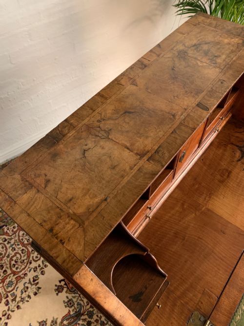 EARLY 18TH CENTURY WALNUT BUREAU - ADDITIONAL PHOTO 13