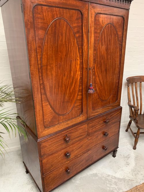 GEORGE IV MAHOGANY LINEN PRESS - ADDITIONAL PHOTO 1
