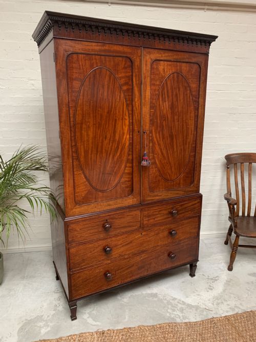 GEORGE IV MAHOGANY LINEN PRESS - ADDITIONAL PHOTO 3