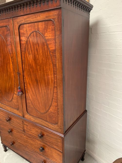 GEORGE IV MAHOGANY LINEN PRESS - ADDITIONAL PHOTO 4