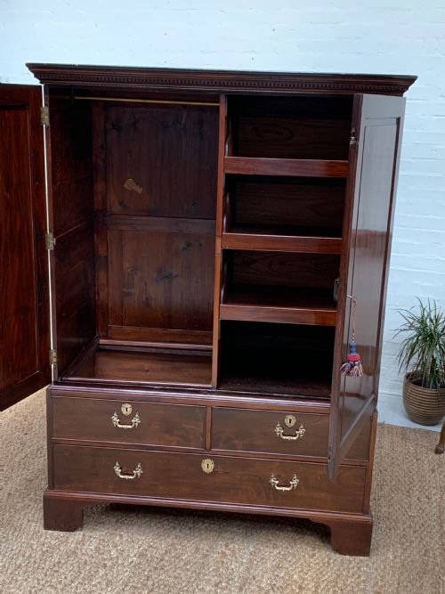 EXCEPTIONAL 19TH CENTURY GEORGIAN MAHOGANY LINEN PRESS ROSEWOOD CROSSBANDED - ADDITIONAL PHOTO 5
