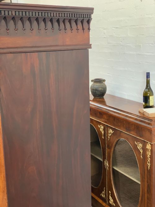 GEORGE III MAHOGANY WARDROBE - ADDITIONAL PHOTO 4