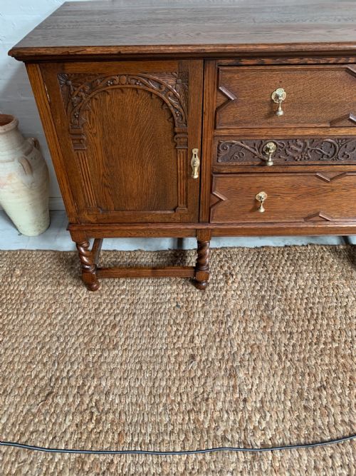 20TH CENTURY IPSWICH OAK SIDEBOARD - ADDITIONAL PHOTO 4