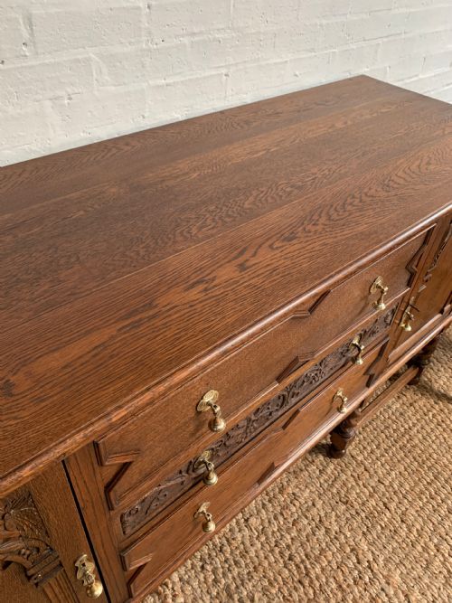 20TH CENTURY IPSWICH OAK SIDEBOARD - ADDITIONAL PHOTO 7