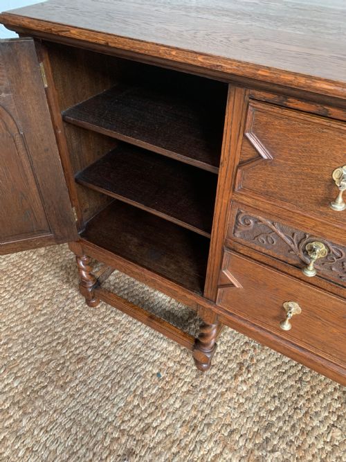 20TH CENTURY IPSWICH OAK SIDEBOARD - ADDITIONAL PHOTO 9