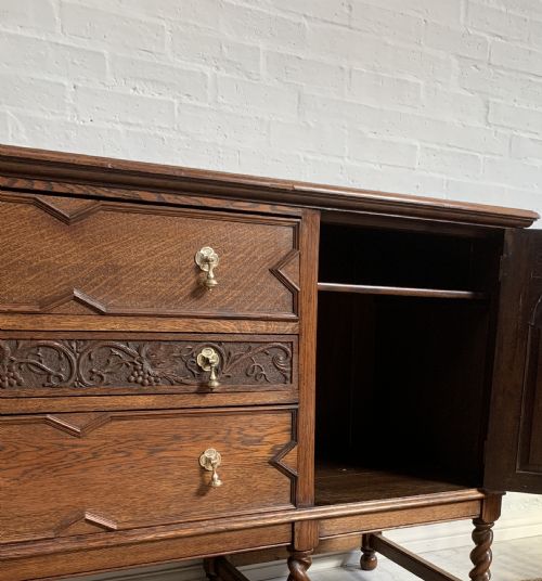 20TH CENTURY IPSWICH OAK SIDEBOARD - ADDITIONAL PHOTO 12