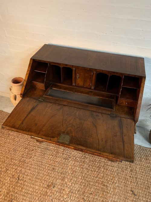VICTORIAN BURR WALNUT BUREAU BEAUTIFUL CONDITION 19TH CENTURY - ADDITIONAL PHOTO 8