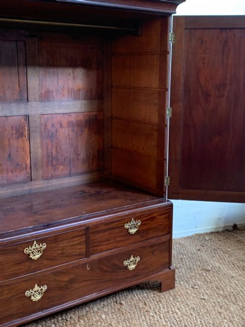 19TH CENTURY SOLID MAHOGANY LINEN PRESS - ADDITIONAL PHOTO 2