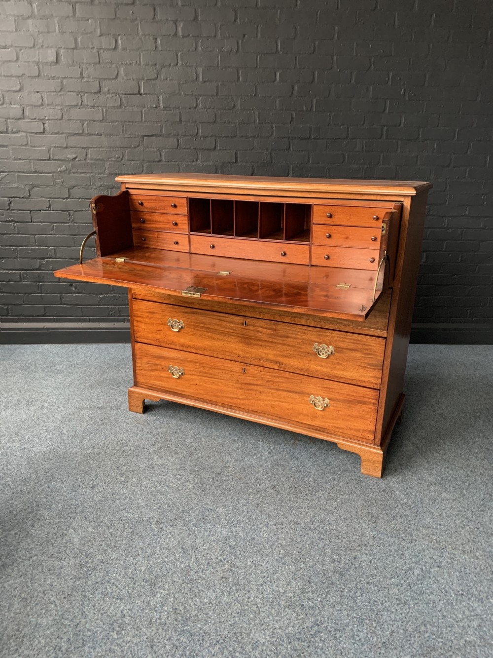 Beautiful Mahogany Secretaire Chest