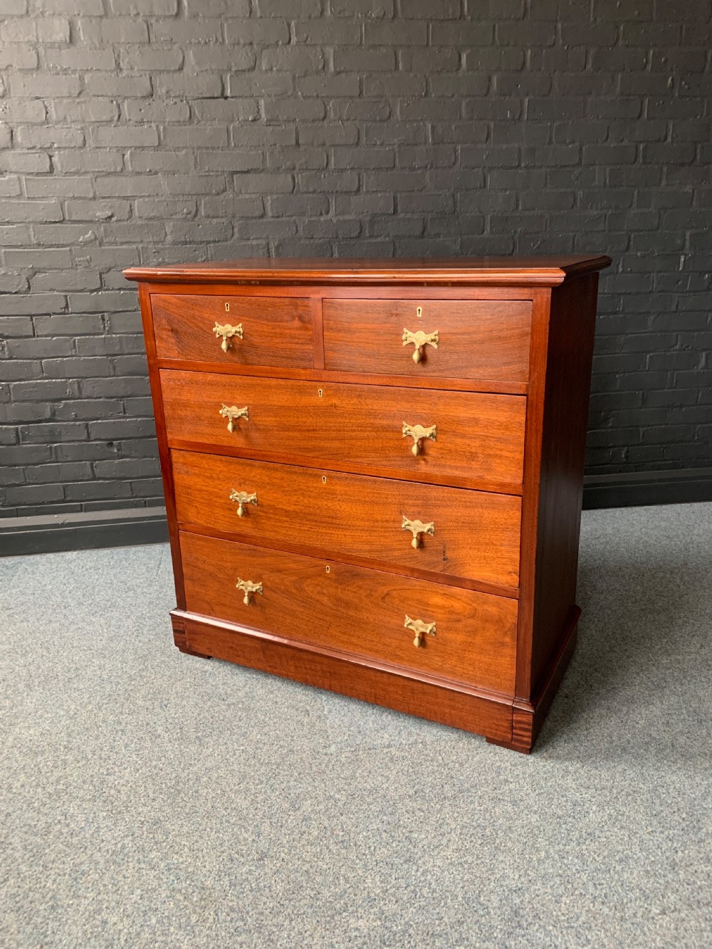 Victorian Mahogany Chest Of Drawers
