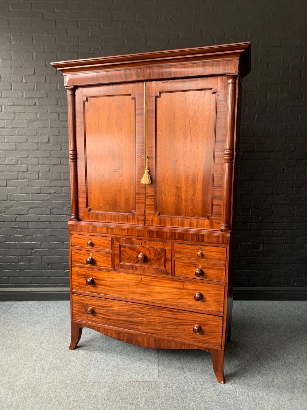 Regency Mahogany Linen Press