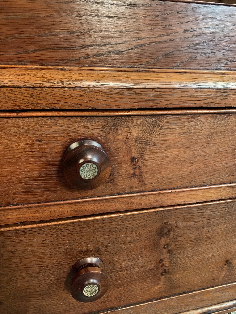 19th Oak Linen Press View V