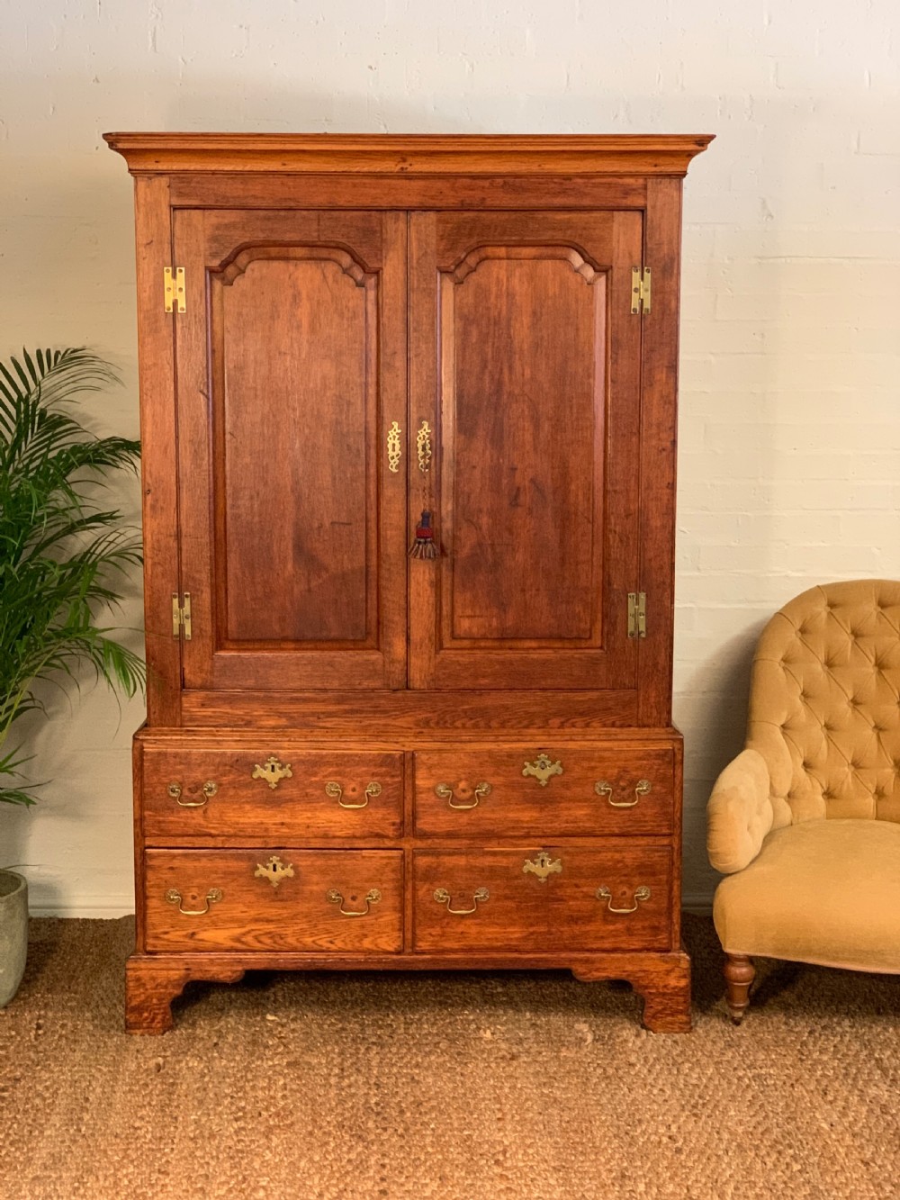 18th Century Oak Linen Press