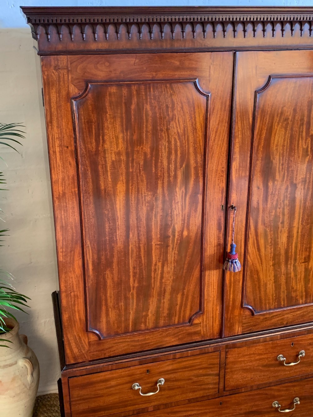 Georgian Mahogany Linen Press View X