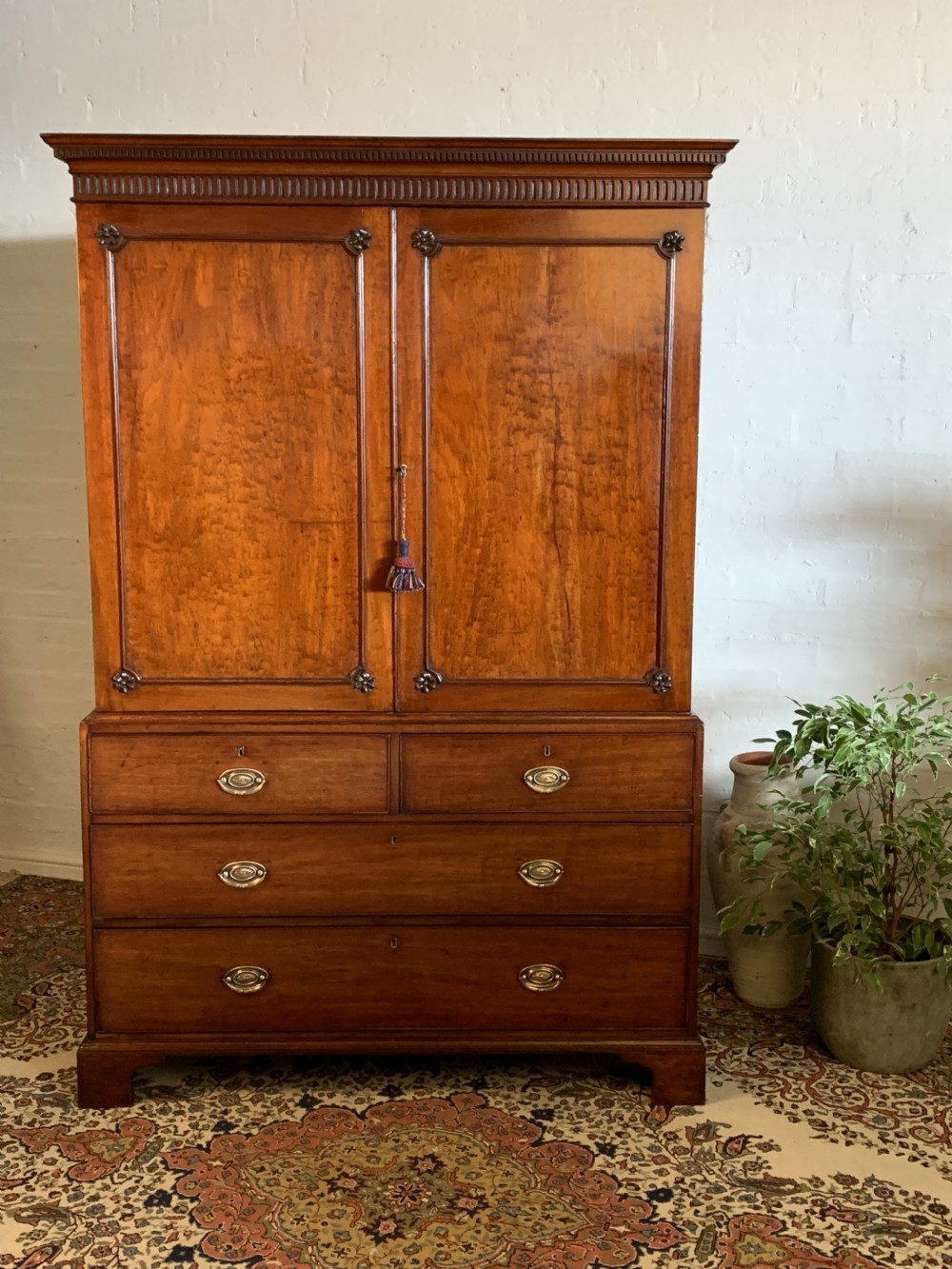 Georgian Mahogany Linen Press