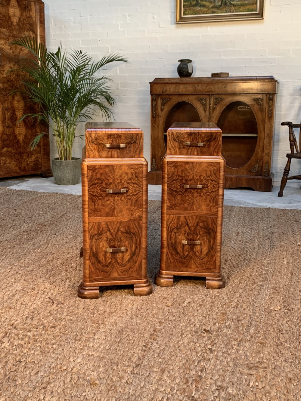 Quality Walnut Bedside Cabinet/Night Stand