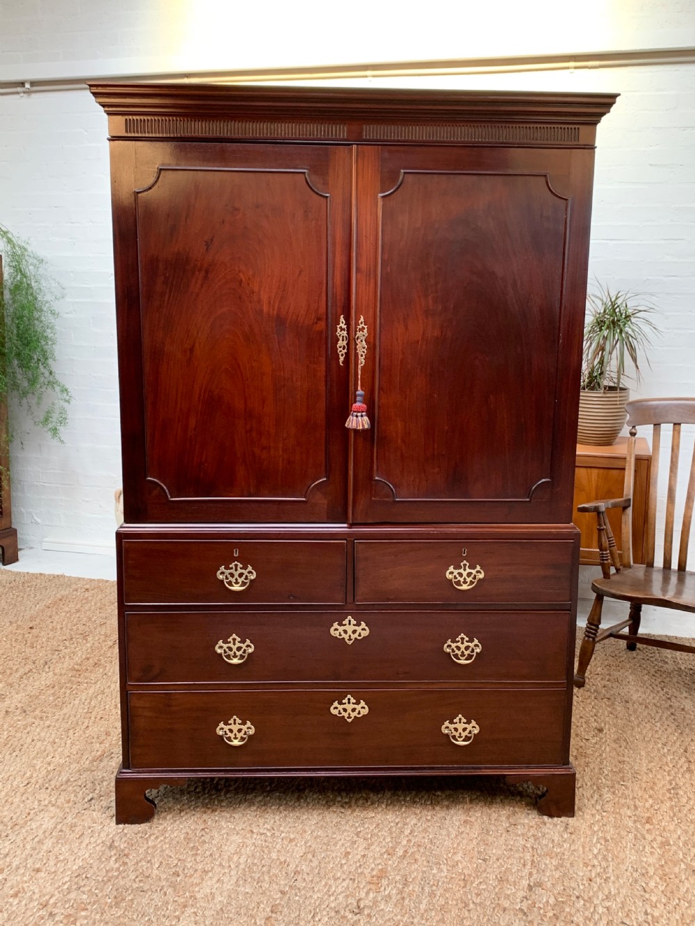 Georgian Mahogany Linen Press