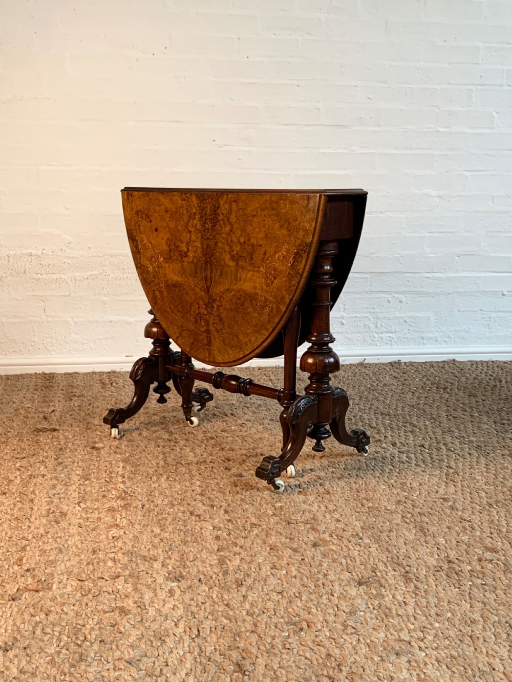 Elegant Victorian Burr Walnut Sutherland Table with Inlay View II