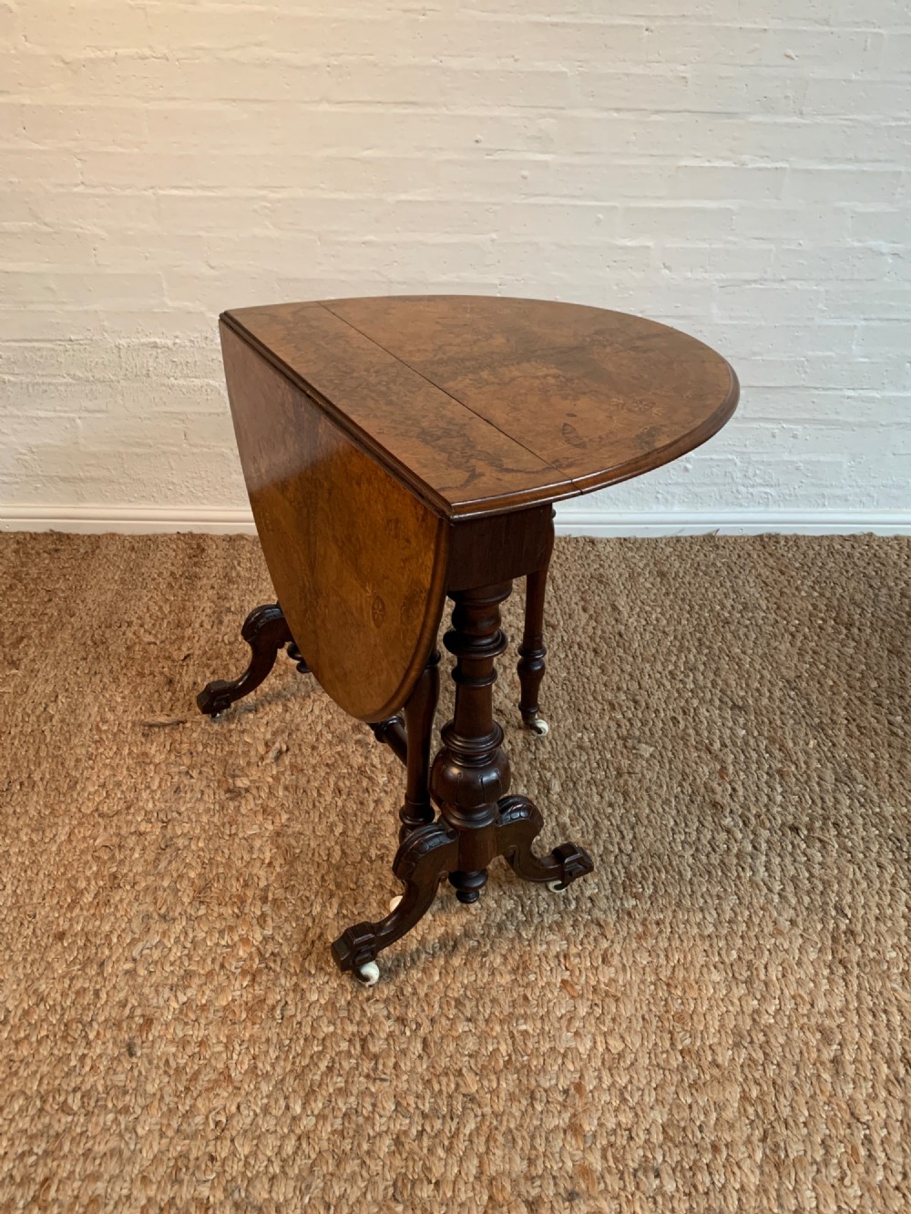 Elegant Victorian Burr Walnut Sutherland Table with Inlay View IV