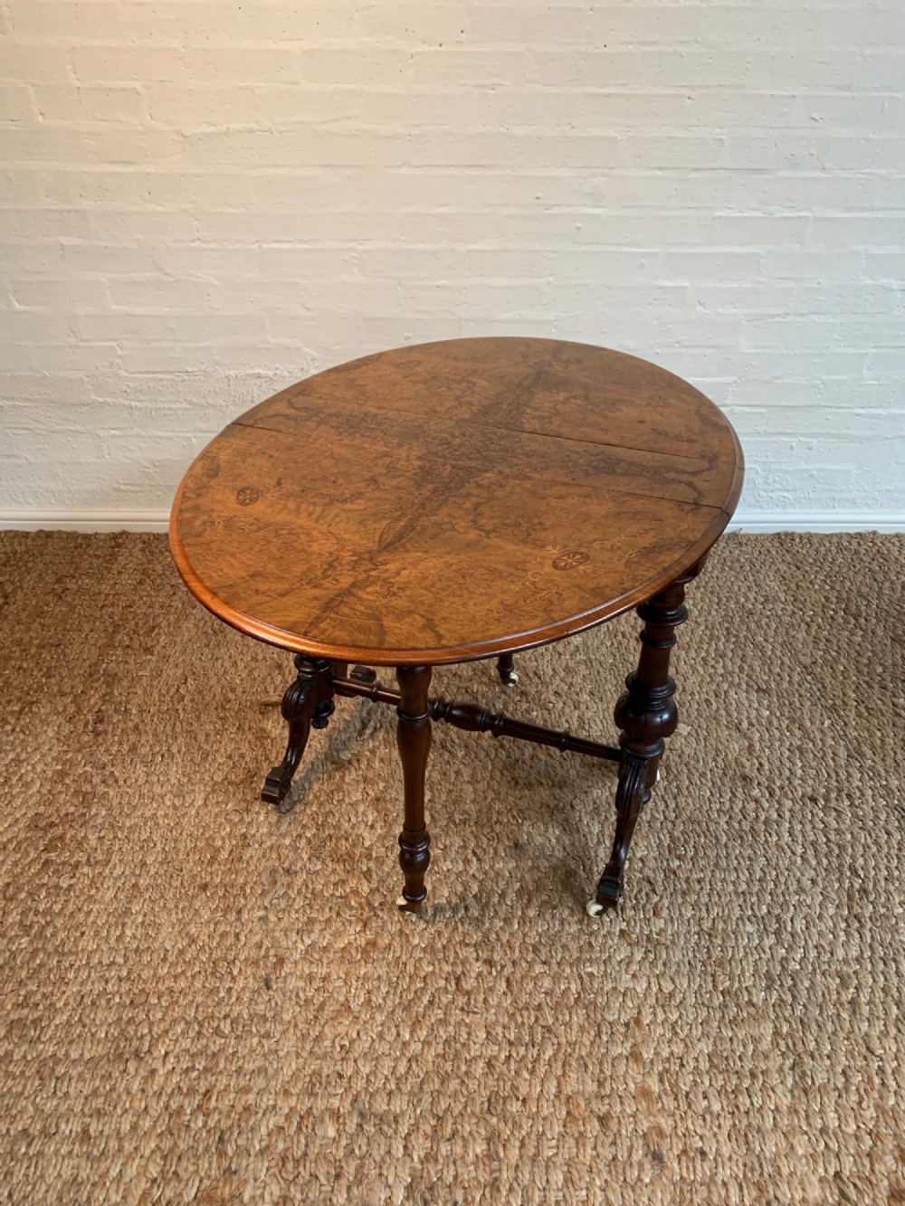 Elegant Victorian Burr Walnut Sutherland Table with Inlay