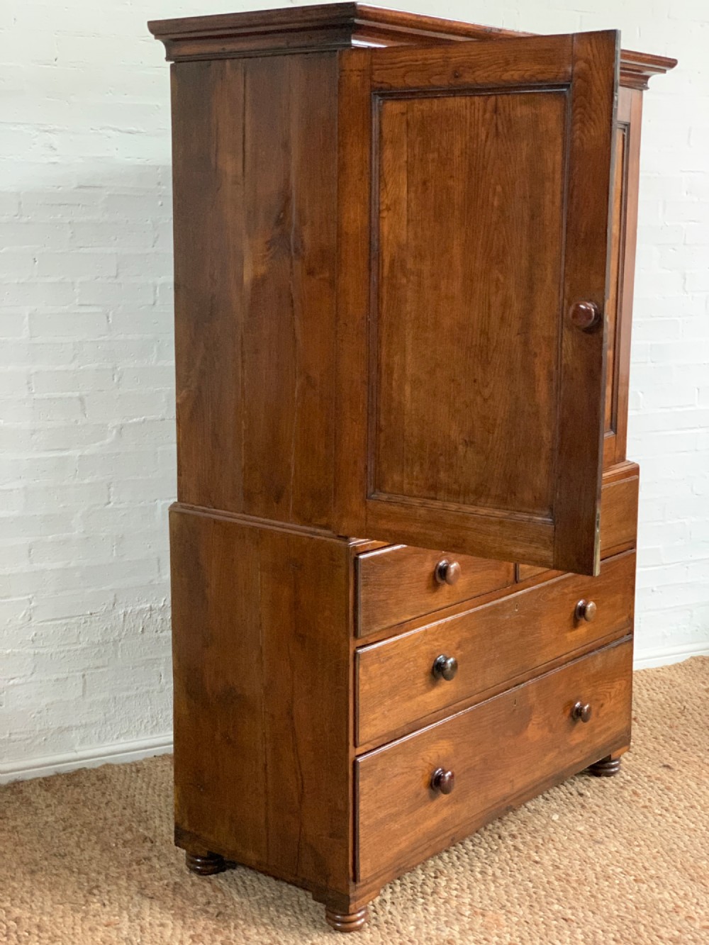 18th Century Oak Linen Press – Solid Oak, Sliding Shelves View VII