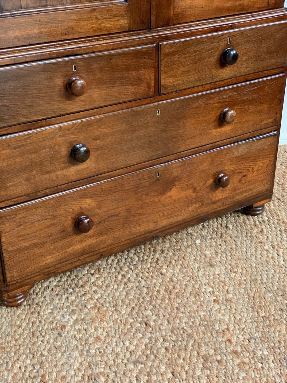 18th Century Oak Linen Press – Solid Oak, Sliding Shelves View IX