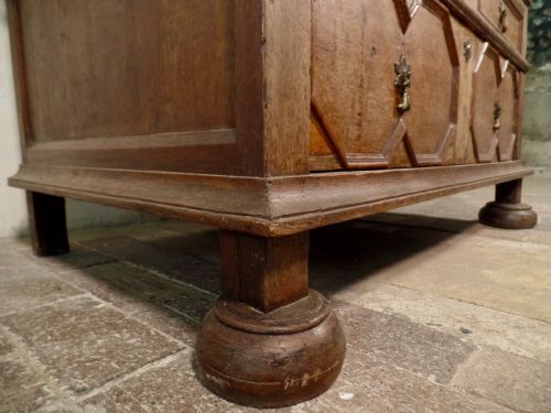 RARE ANTIQUE 17TH CENTURY OAK TWO PART CHEST OF DRAWERS CARVED MOULDED - ADDITIONAL PHOTO 2