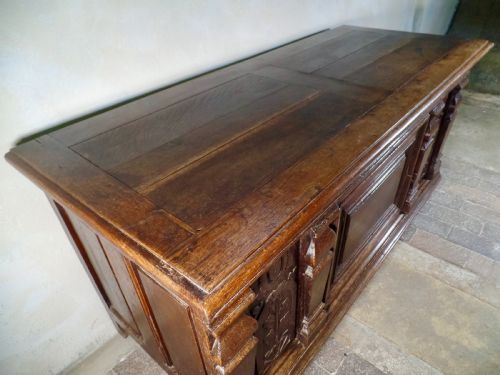 ANTIQUE 17TH CENTURY FRENCH COFFER TRUNK - ADDITIONAL PHOTO 4
