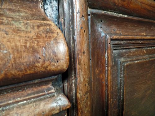 ANTIQUE 17TH CENTURY FRENCH COFFER TRUNK - ADDITIONAL PHOTO 7