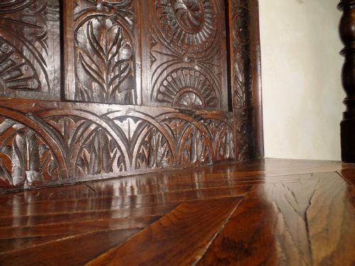 19TH CENTURY ANTIQUE GREEN MAN CARVED OAK COURT CUPBOARD - ADDITIONAL PHOTO 6