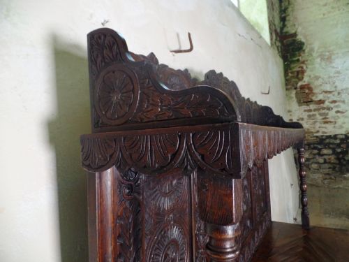 19TH CENTURY ANTIQUE GREEN MAN CARVED OAK COURT CUPBOARD - ADDITIONAL PHOTO 10