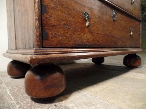 AN ANTIQUE WILLIAM MARY ELM CHEST OF DRAWERS COUNTY HONEST DOVETAIL BEDROOM - ADDITIONAL PHOTO 6